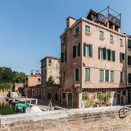 7 Windows On Venice By Lionhost Exterior photo